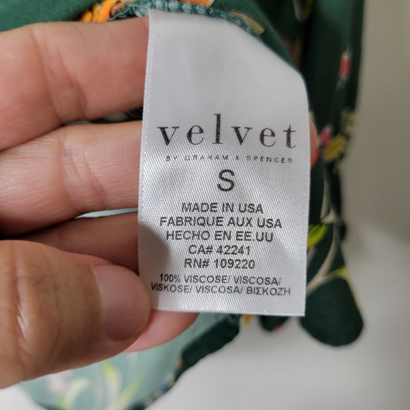 Velvet by Graham & Spencer Blouse - Picture 11 of 11